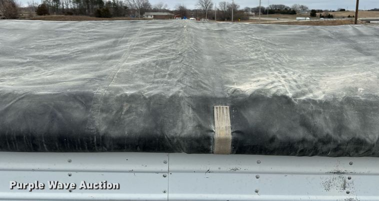 image for item DQ6613 1983 Timpte grain trailer