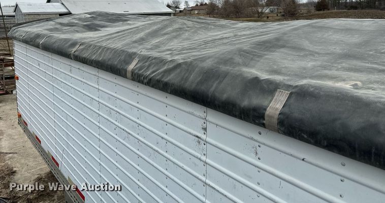 image for item DQ6613 1983 Timpte grain trailer