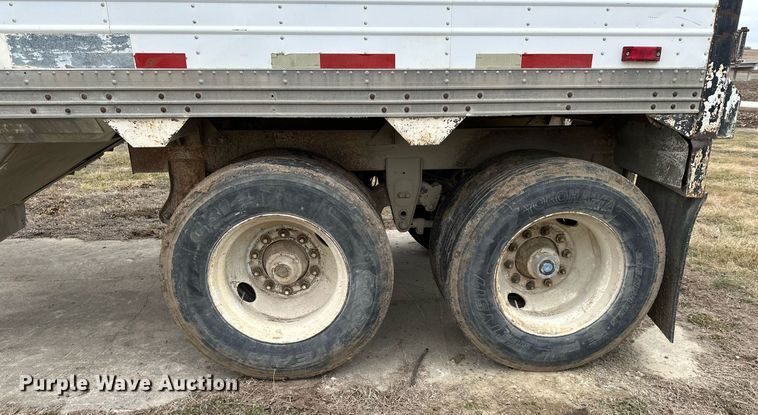 image for item DQ6613 1983 Timpte grain trailer