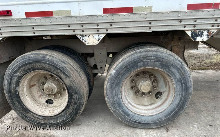 image for item DQ6613 1983 Timpte grain trailer