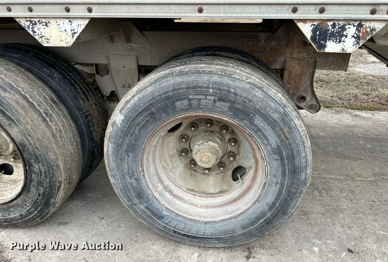 image for item DQ6613 1983 Timpte grain trailer