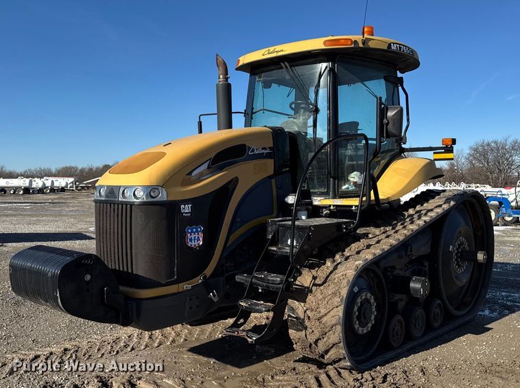 image for item DT0607 2009 Challenger MT765C tractor