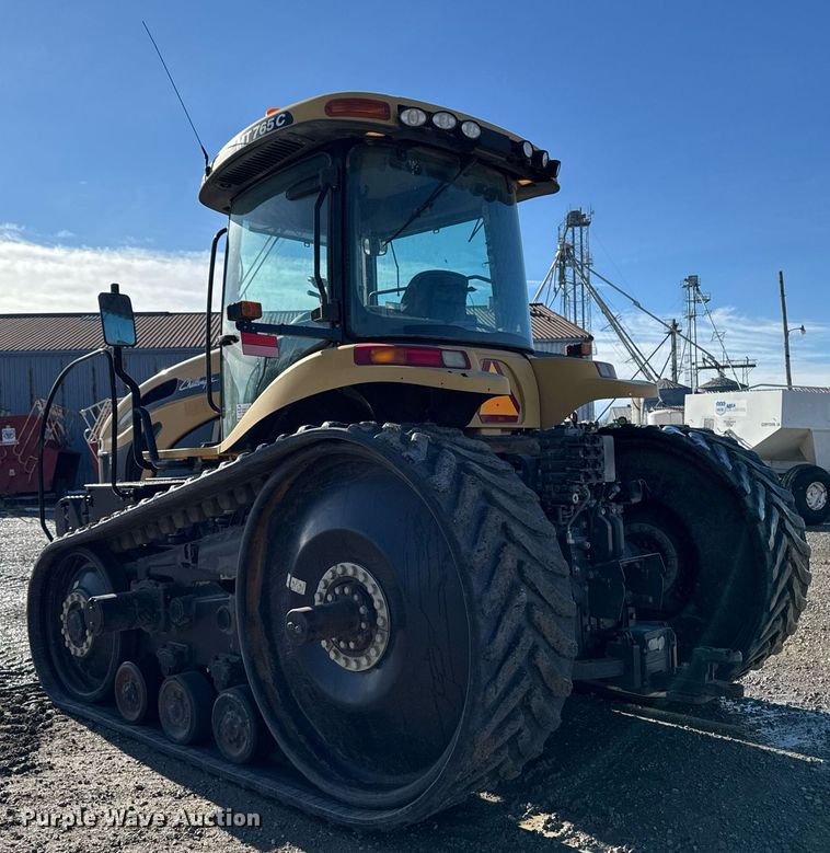 image for item DT0607 2009 Challenger MT765C tractor