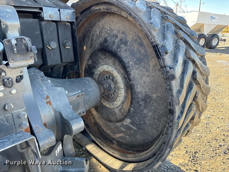 image for item DT0607 2009 Challenger MT765C tractor