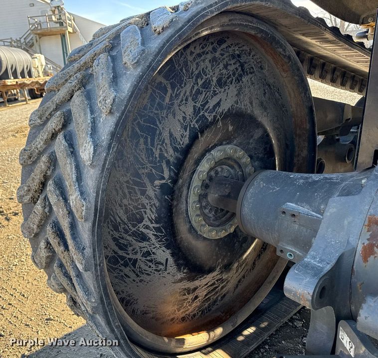 image for item DT0607 2009 Challenger MT765C tractor