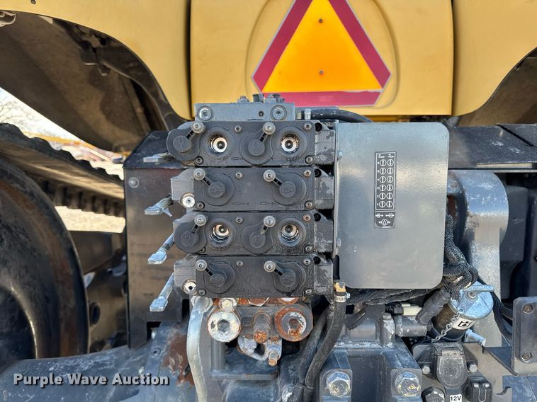 image for item DT0607 2009 Challenger MT765C tractor