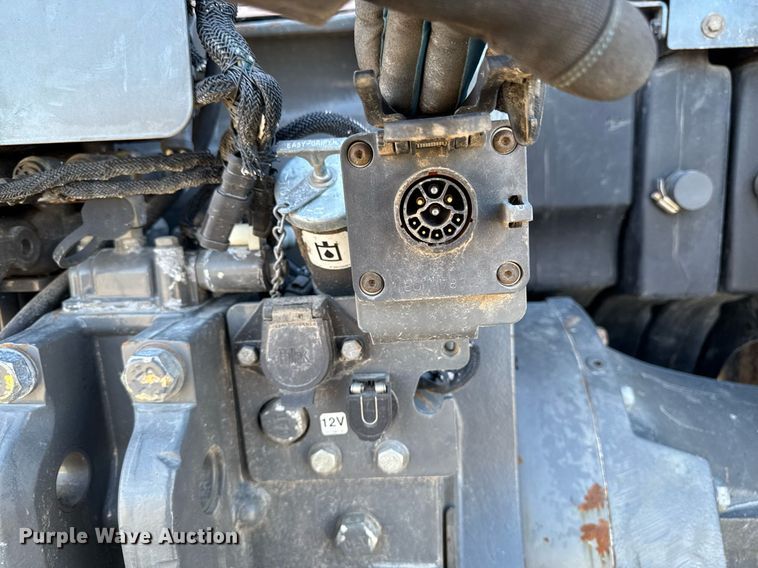 image for item DT0607 2009 Challenger MT765C tractor