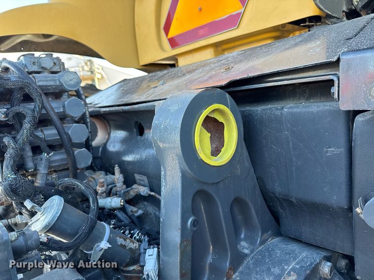 image for item DT0607 2009 Challenger MT765C tractor