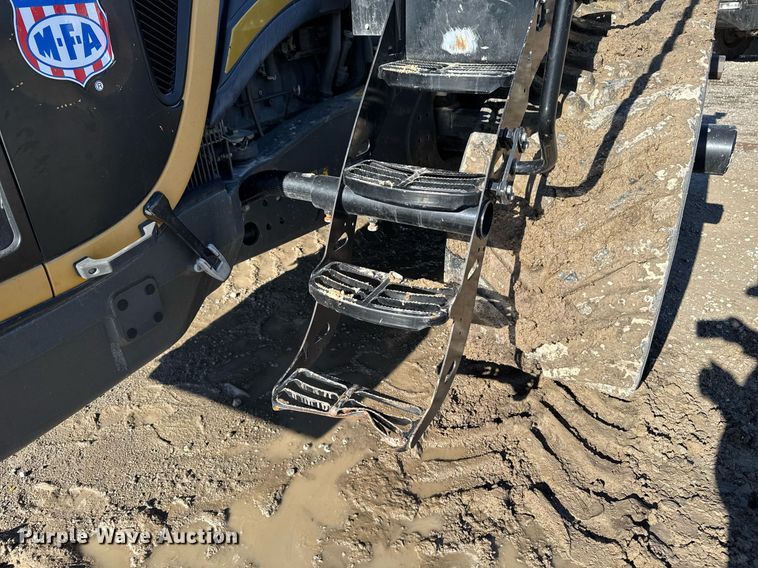 image for item DT0607 2009 Challenger MT765C tractor