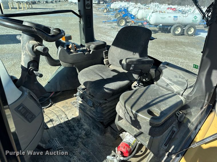 image for item DT0607 2009 Challenger MT765C tractor