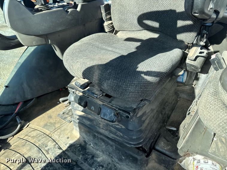 image for item DT0607 2009 Challenger MT765C tractor