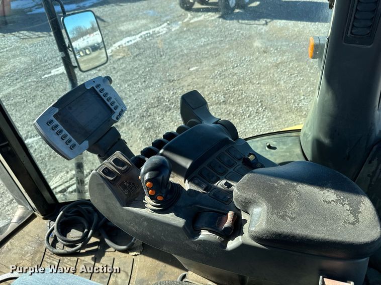 image for item DT0607 2009 Challenger MT765C tractor