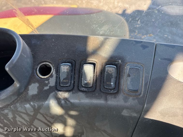 image for item DT0607 2009 Challenger MT765C tractor