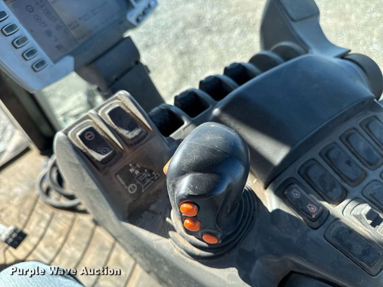 image for item DT0607 2009 Challenger MT765C tractor