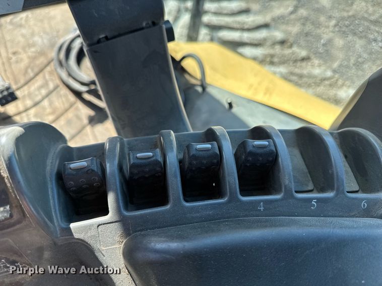 image for item DT0607 2009 Challenger MT765C tractor