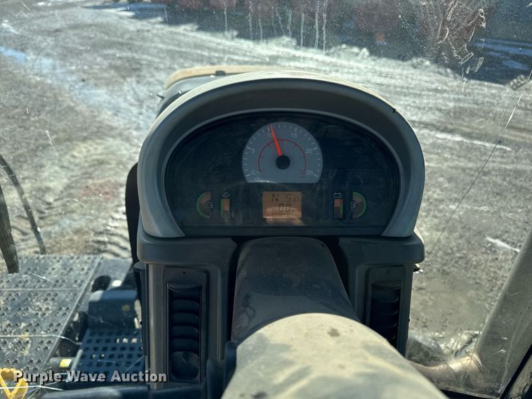 image for item DT0607 2009 Challenger MT765C tractor