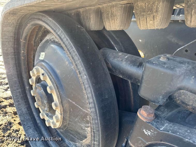 image for item DT0607 2009 Challenger MT765C tractor