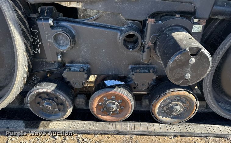 image for item DT0607 2009 Challenger MT765C tractor