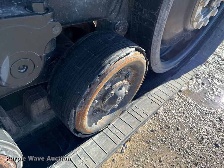 image for item DT0607 2009 Challenger MT765C tractor