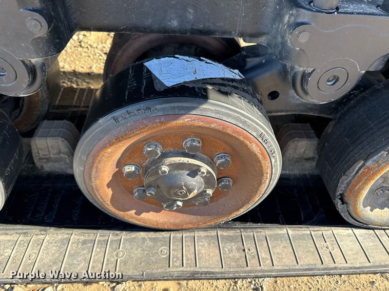 image for item DT0607 2009 Challenger MT765C tractor