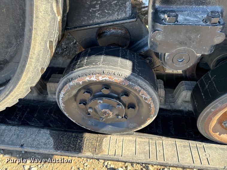 image for item DT0607 2009 Challenger MT765C tractor