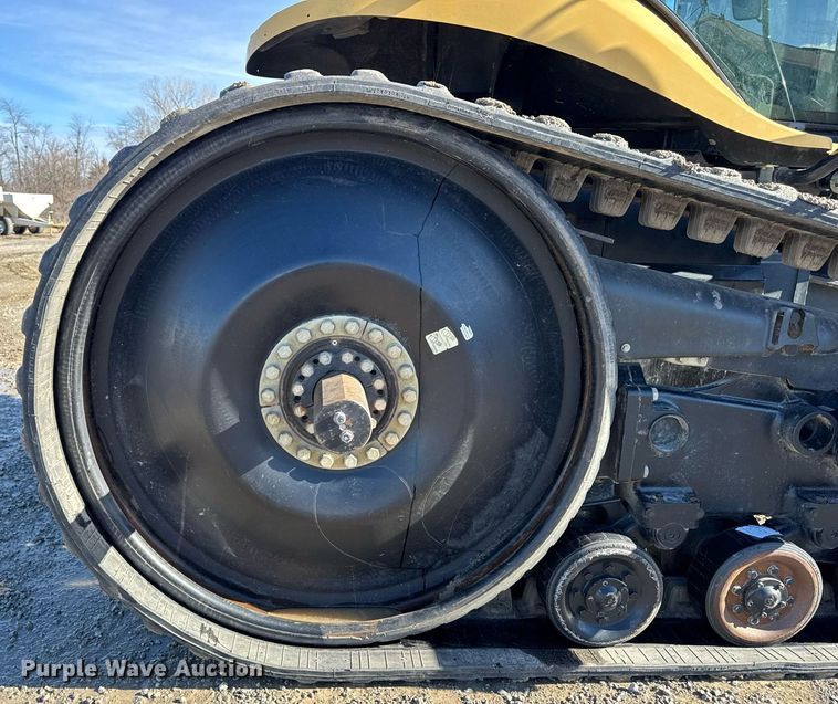 image for item DT0607 2009 Challenger MT765C tractor