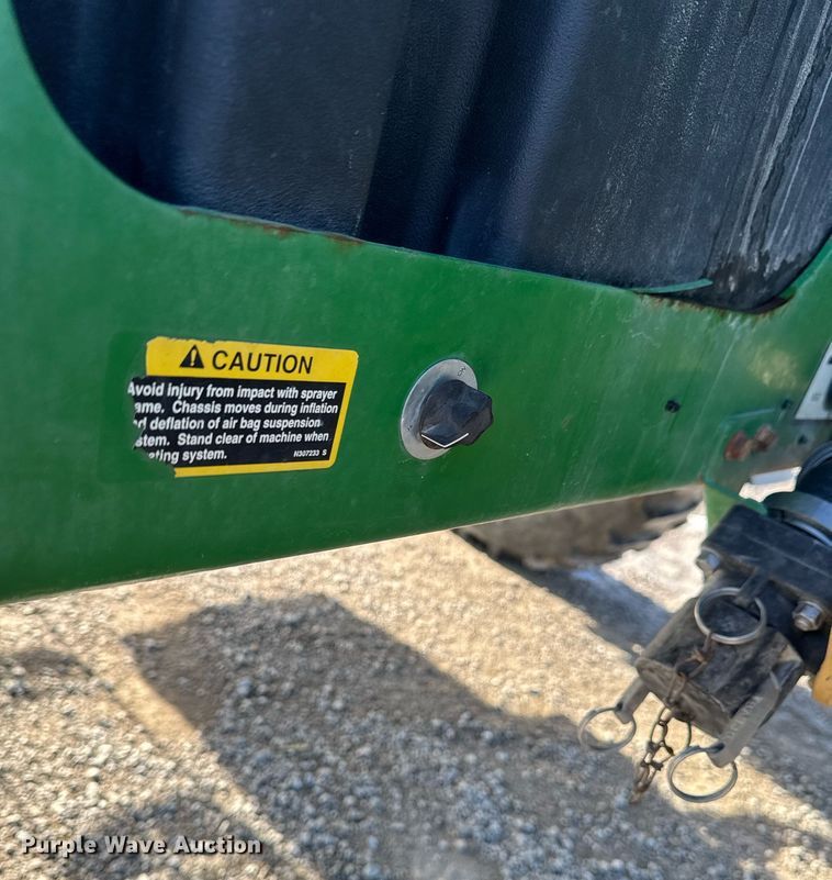 image for item DT0608 2013 John Deere 4940 sprayer