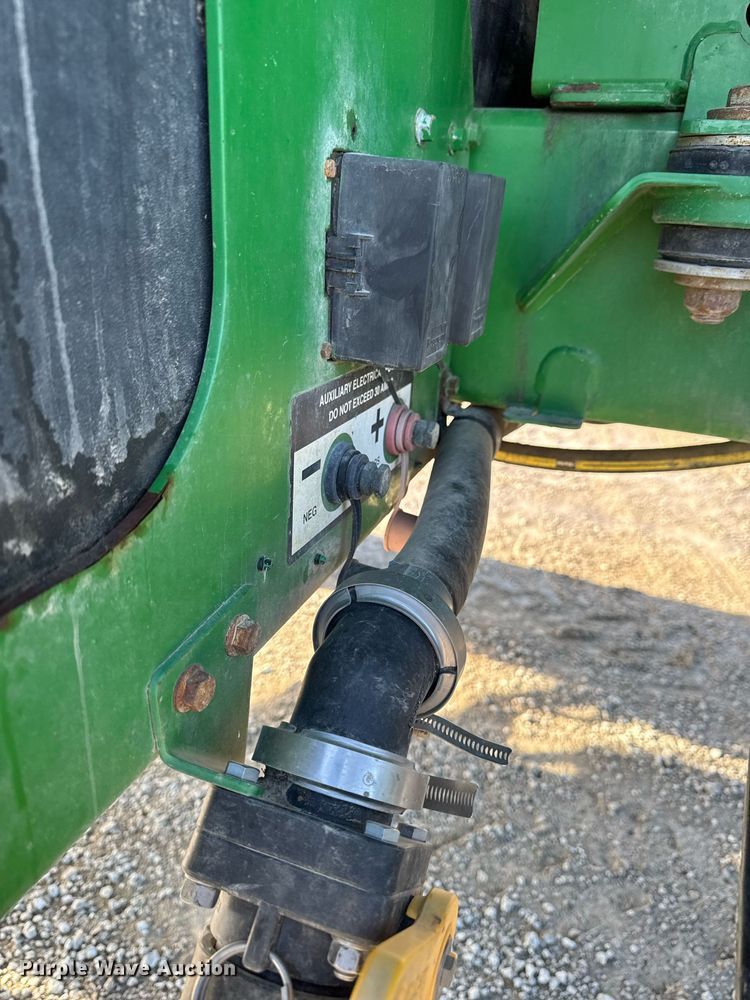 image for item DT0608 2013 John Deere 4940 sprayer