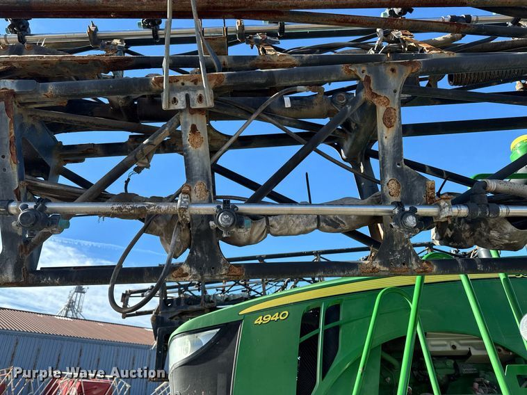 image for item DT0608 2013 John Deere 4940 sprayer