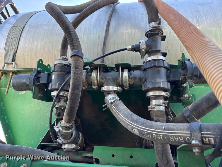 image for item DT0608 2013 John Deere 4940 sprayer