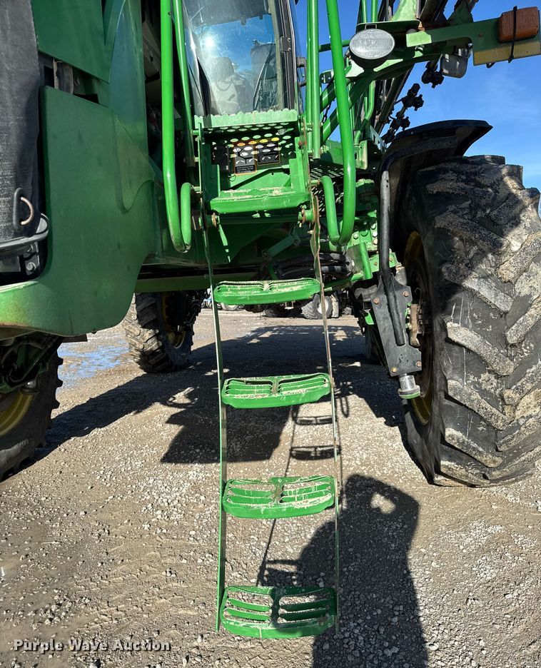 image for item DT0608 2013 John Deere 4940 sprayer