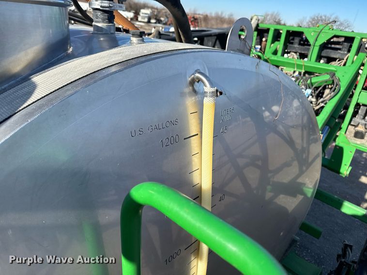 image for item DT0608 2013 John Deere 4940 sprayer