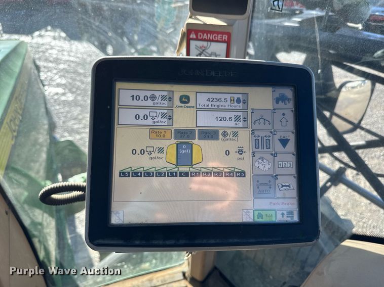 image for item DT0608 2013 John Deere 4940 sprayer