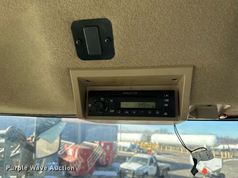 image for item DT0608 2013 John Deere 4940 sprayer