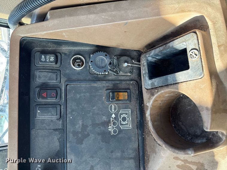 image for item DT0608 2013 John Deere 4940 sprayer