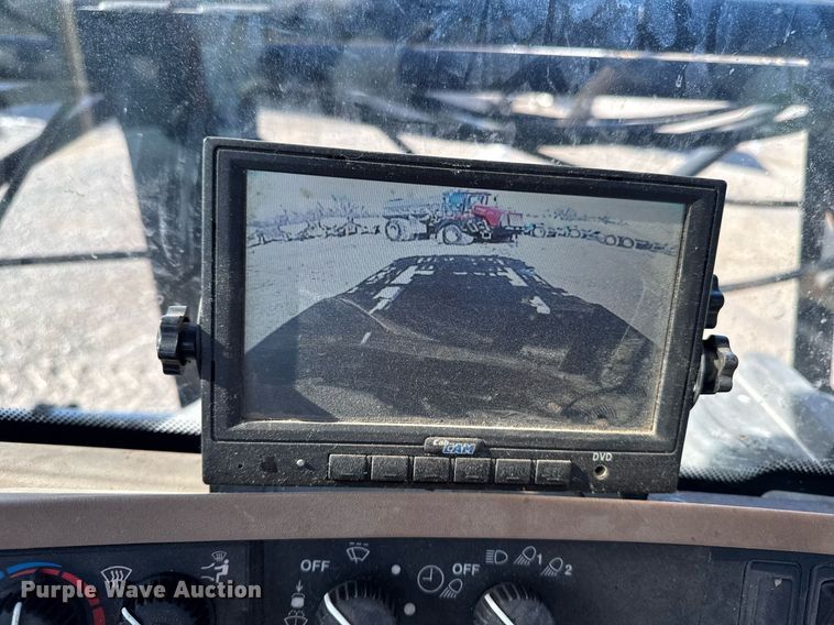 image for item DT0608 2013 John Deere 4940 sprayer