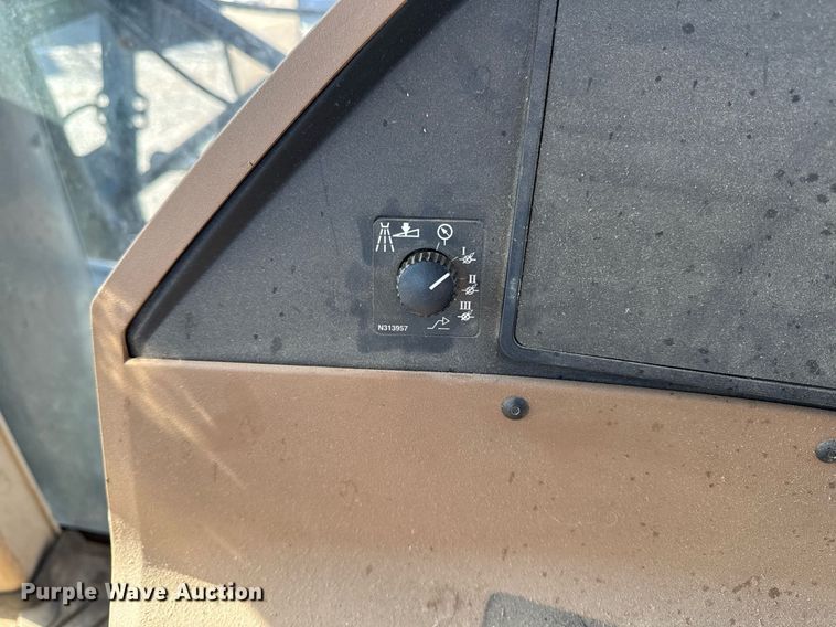 image for item DT0608 2013 John Deere 4940 sprayer