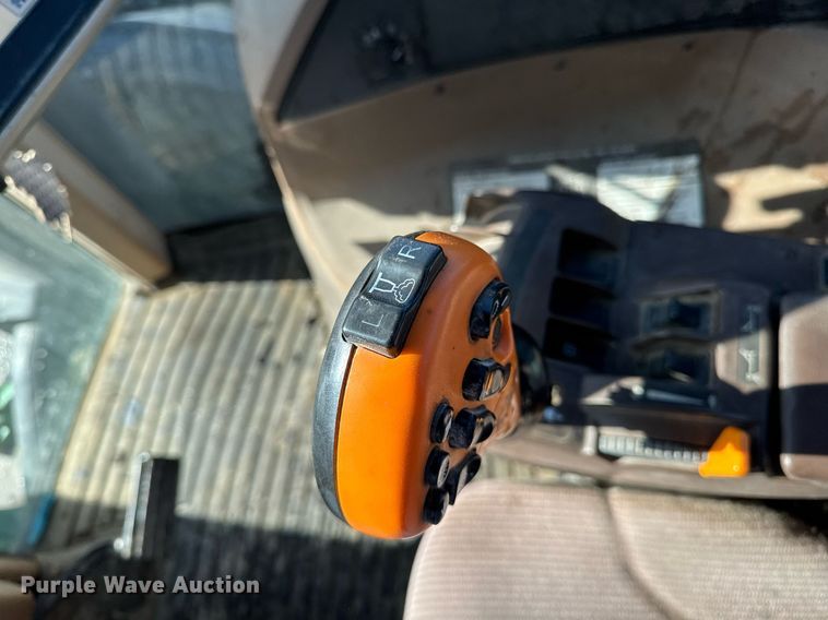 image for item DT0608 2013 John Deere 4940 sprayer