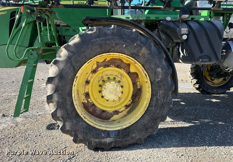 image for item DT0608 2013 John Deere 4940 sprayer