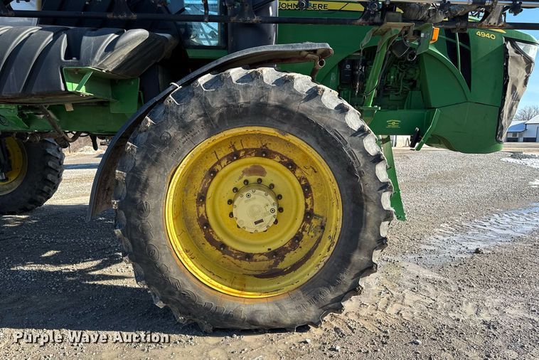image for item DT0608 2013 John Deere 4940 sprayer