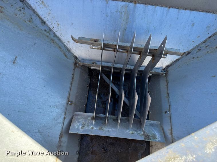 image for item DT0610 New leader Multapplier L4258G4 spreader