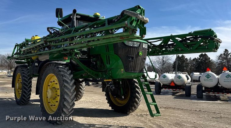 image for item DU3316 2017 John Deere R4045 sprayer
