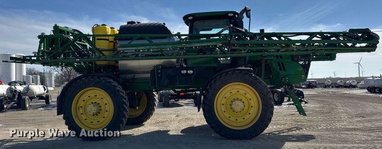 image for item DU3316 2017 John Deere R4045 sprayer
