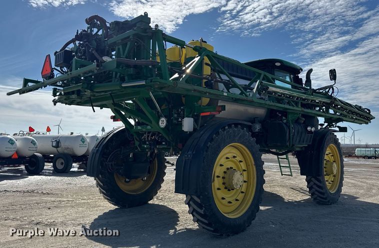 image for item DU3316 2017 John Deere R4045 sprayer