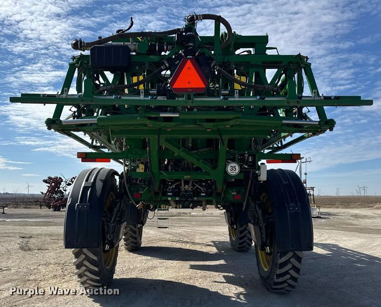 image for item DU3316 2017 John Deere R4045 sprayer
