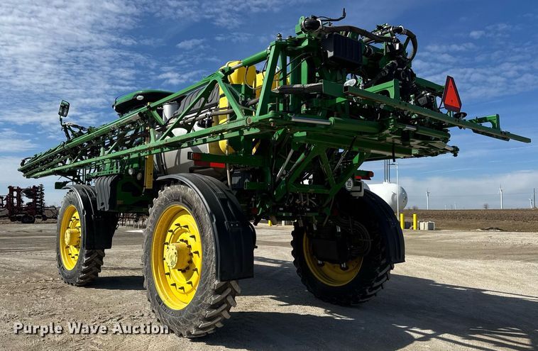image for item DU3316 2017 John Deere R4045 sprayer
