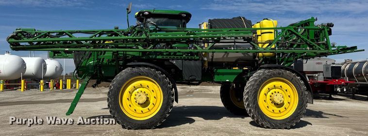 image for item DU3316 2017 John Deere R4045 sprayer