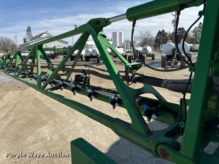 image for item DU3316 2017 John Deere R4045 sprayer
