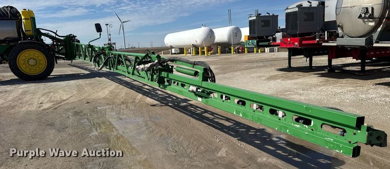 image for item DU3316 2017 John Deere R4045 sprayer