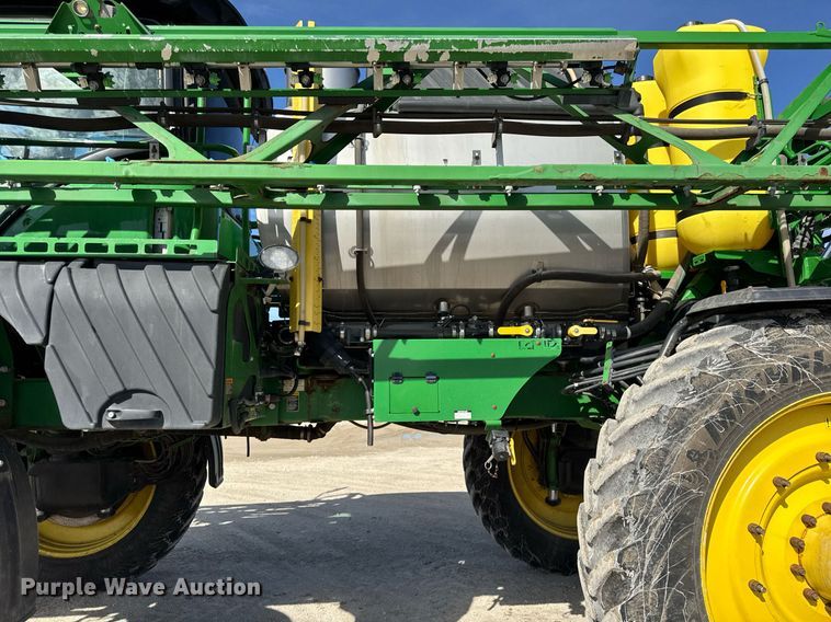 image for item DU3316 2017 John Deere R4045 sprayer